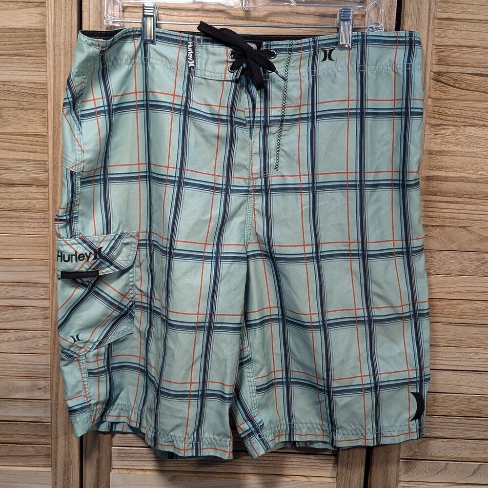 Hurley Shorts Green and Black Plaid Board SEE MEASUREMENTS